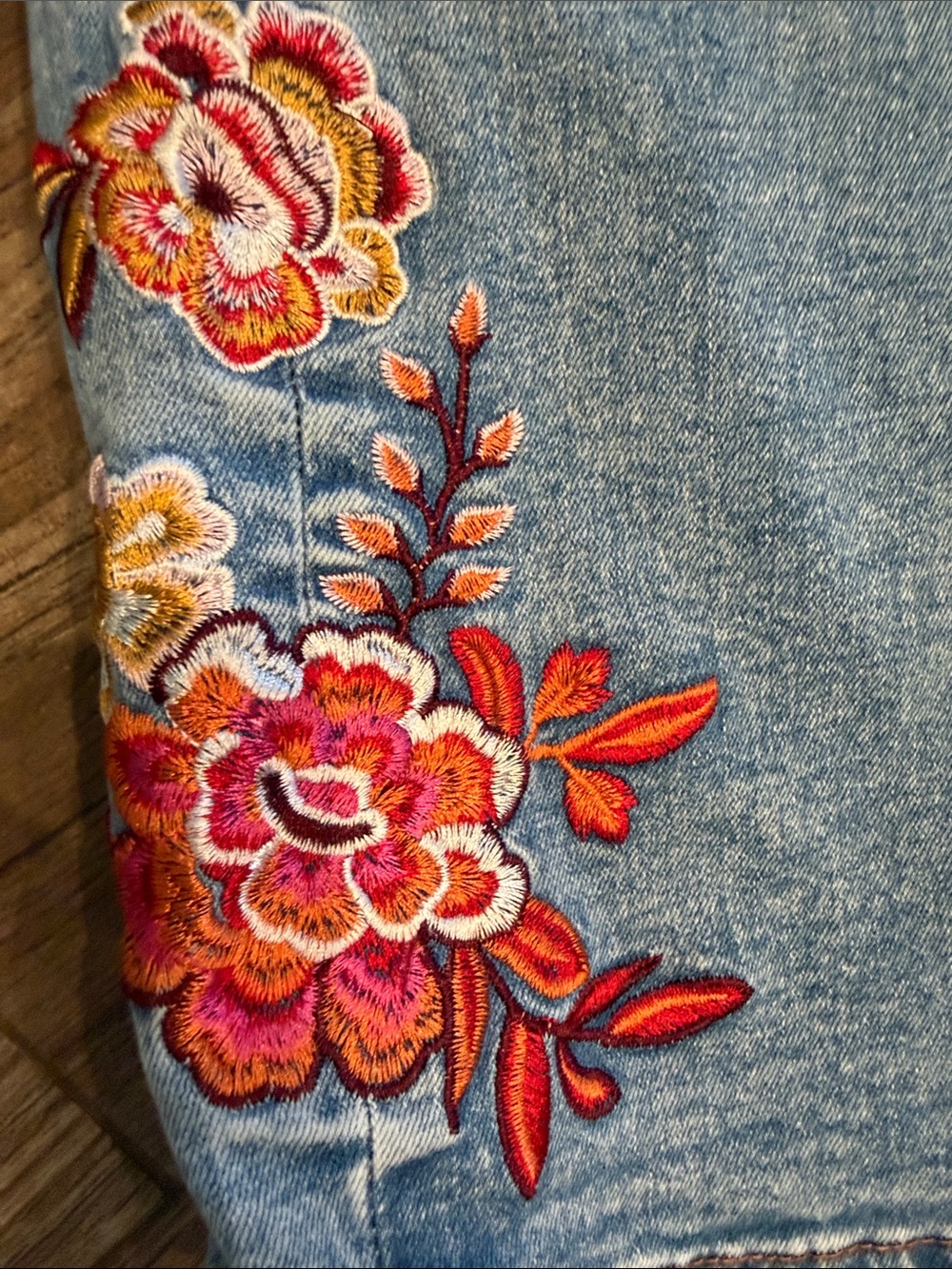 Flamingals embroidered barrel jeans - Picture 3 of 4